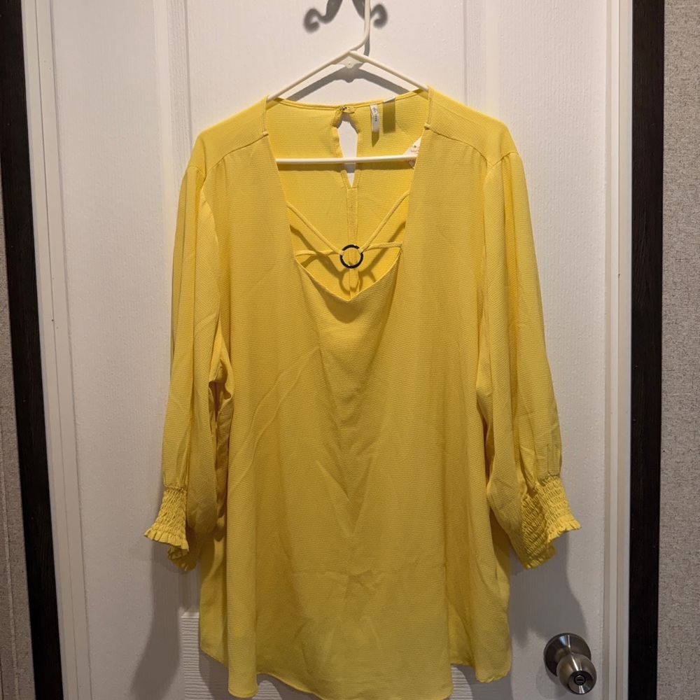 EST 1946 Plus Size Yellow Blouse 22/24W NWT Ring Detail Keyhole Top Spring